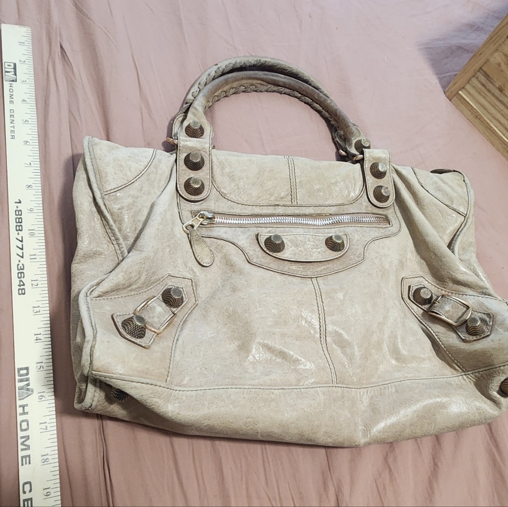 Cream Leather Balenciaga Bag - Picture 15 of 17
